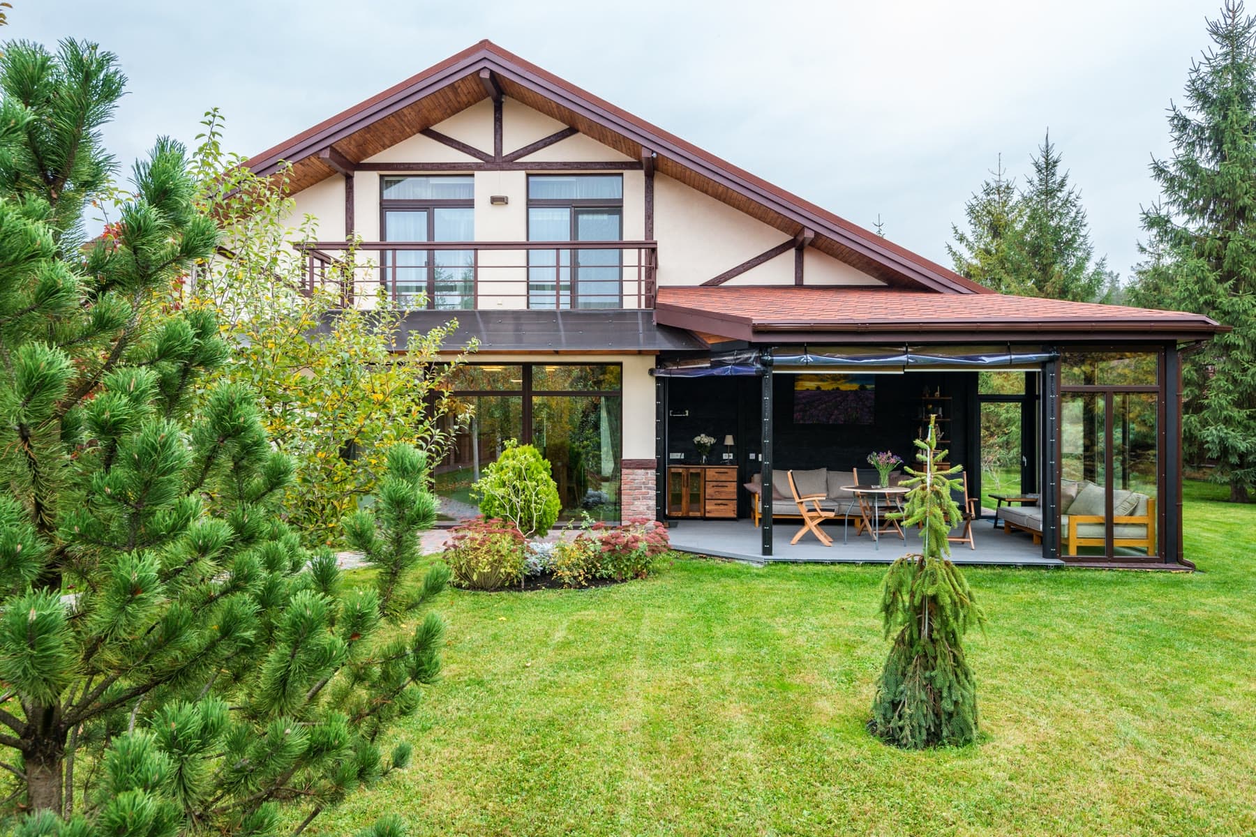 Vrijstaand huis met veranda en ruime tuin in Hongarije